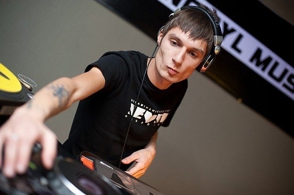 DJ MELAMIN