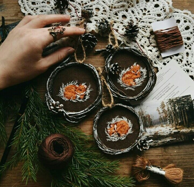 Панно с элементами вышивки